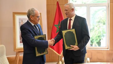 بيني غانتس يوقع اتفاقيات مع المغرب